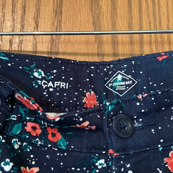 Capris - Picture 2 of 4